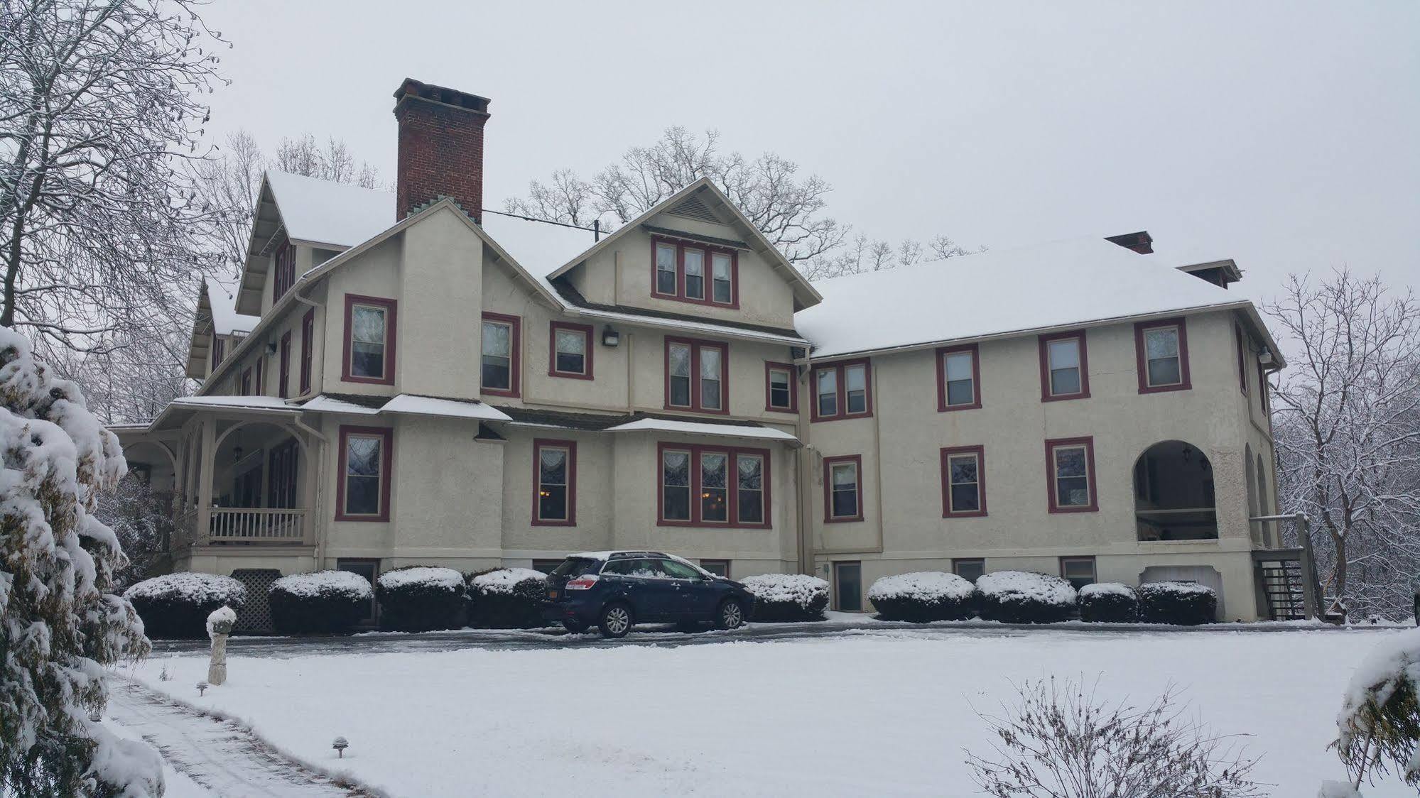 The Inn At Ragged Edge Chambersburg Exterior foto